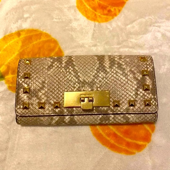 Michael Kors Python🐍 Leather Bundle EPOC Bag & Matching Wallet Bundle - Picture 9 of 11